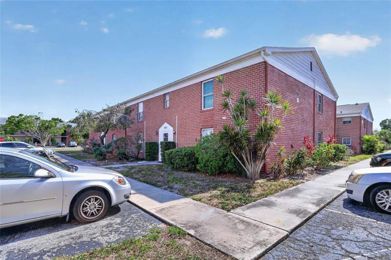 1 bedroom Condominium at 8542 10th Street #B, Jamestown Condo, St Petersburg — photo 4