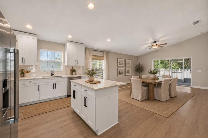 3 bedroom Single Family Residence at 5209 Abbey Park Avenue, Tampa Palms Area 4 Prcl 11 U, Tampa — photo 3