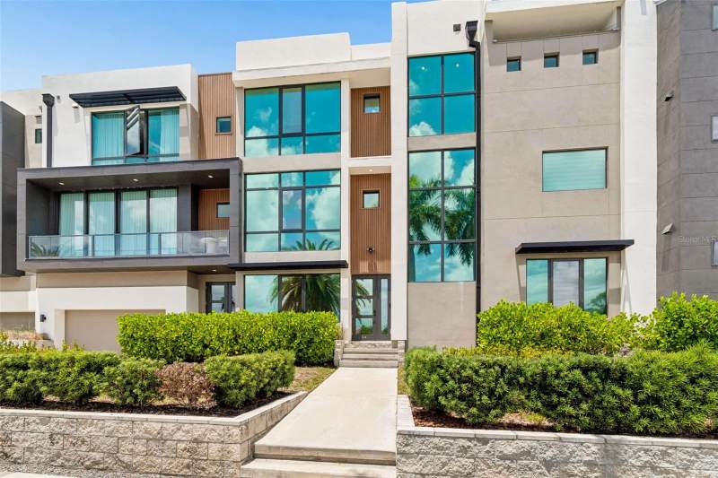 4 bedroom Townhouse at 94 W Davis Blvd., Davis Point, Tampa — photo 2