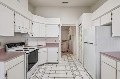 828 Dundee Circle, Leesburg FL - photo 11 of 41