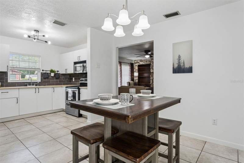 3 bedroom Single Family Residence at 8303 Temple Park Drive, Temple Park Unit 9, Tampa — photo 5