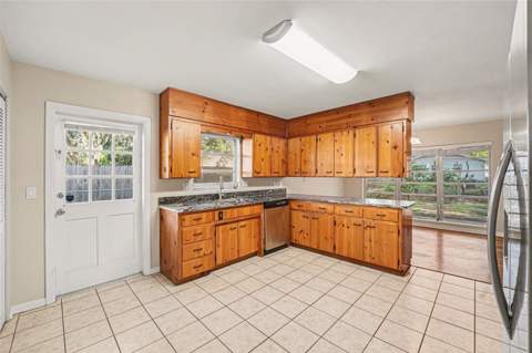 521 W Palmeden Drive, Lakeland FL - photo 8 of 15