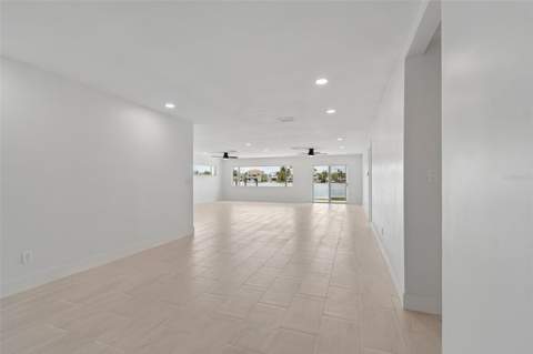10238 Tarpon Drive, Treasure Island FL - photo 6 of 59