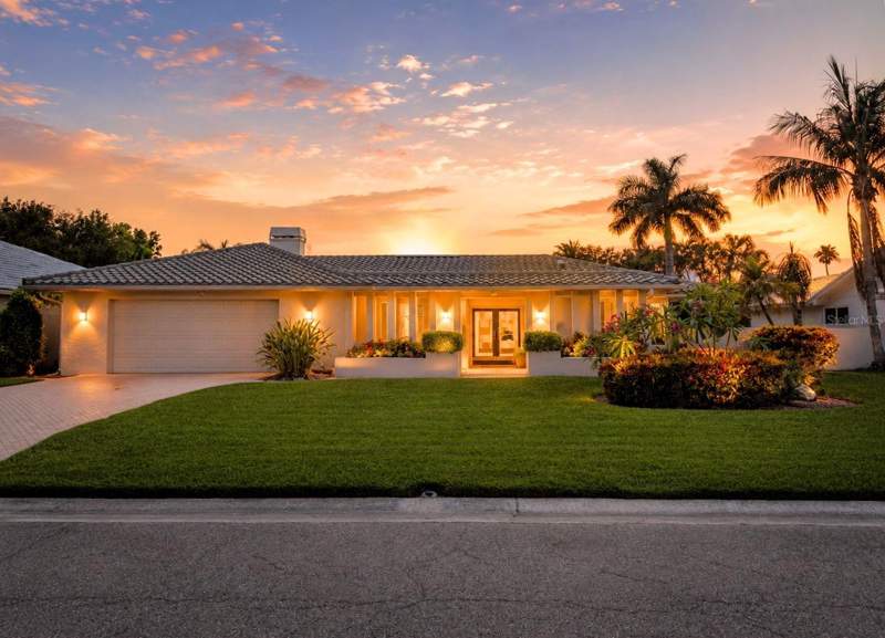 4 bedroom Single Family Residence at 6035 LEELAND STREET, BAYWAY ISLES UNIT 1, ST PETERSBURG — photo 1