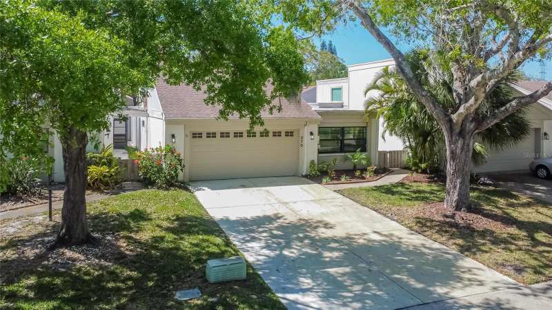 2 bedroom Villa at 370 S Woodlands Drive, East Lake Woodlands Patio Homes, Oldsmar — photo 1
