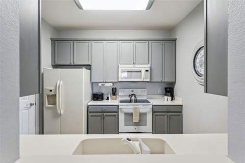 4862 Cayview Avenue #403, Orlando FL - photo 13 of 64