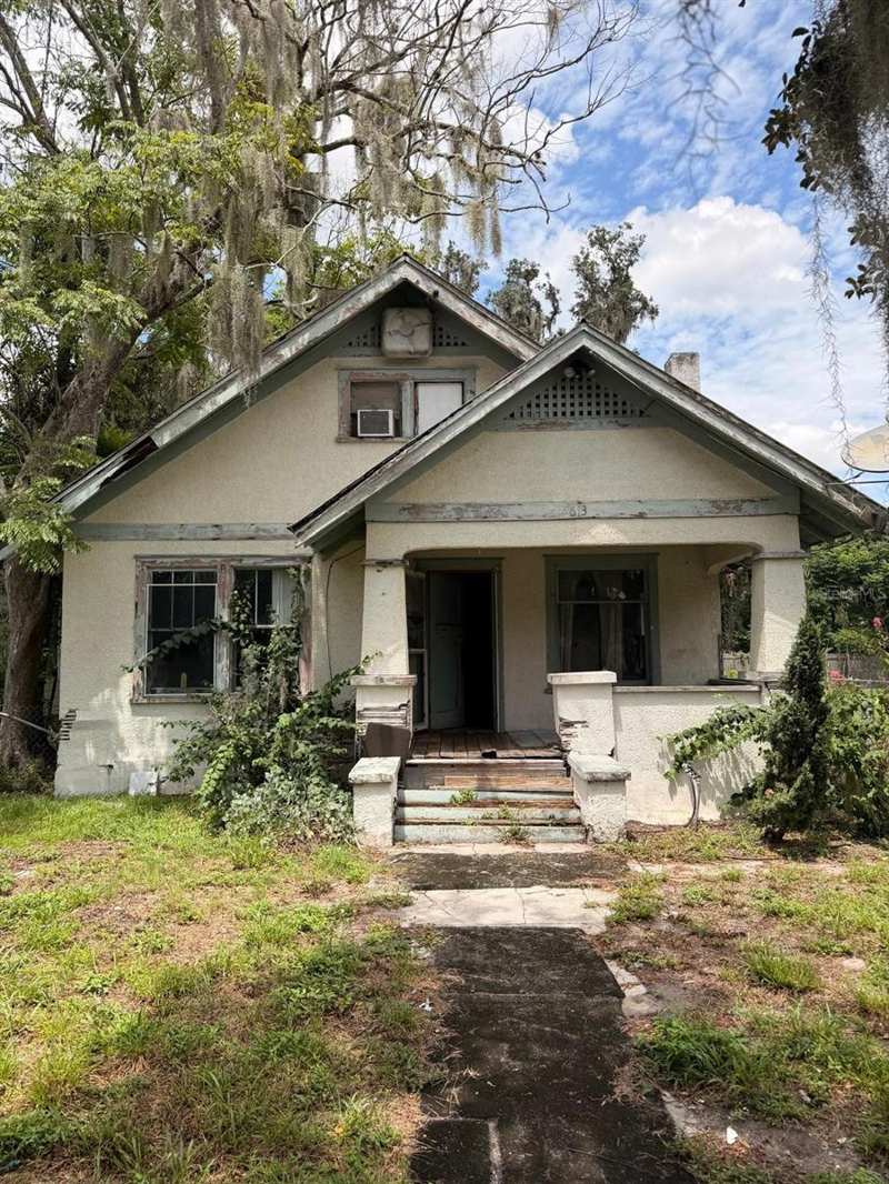 3 bedroom Single Family Residence at 613 W Minnesota Avenue, Braddocks E 01/2 Blk 93 Deland, Deland — photo 1