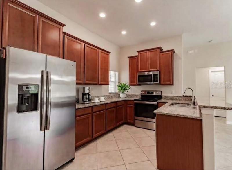3 bedroom Single Family Residence at 18591 Briar Oaks Drive, Briar Oaks Village 2, Hudson — photo 3