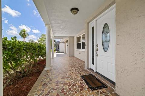 4933 Shell Stream Boulevard, New Port Richey FL - photo 7 of 76
