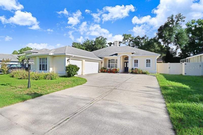 4 bedroom Single Family Residence at 3029 Minuteman Lane, Bloomingdale Village Ph I Sub, Brandon — photo 2