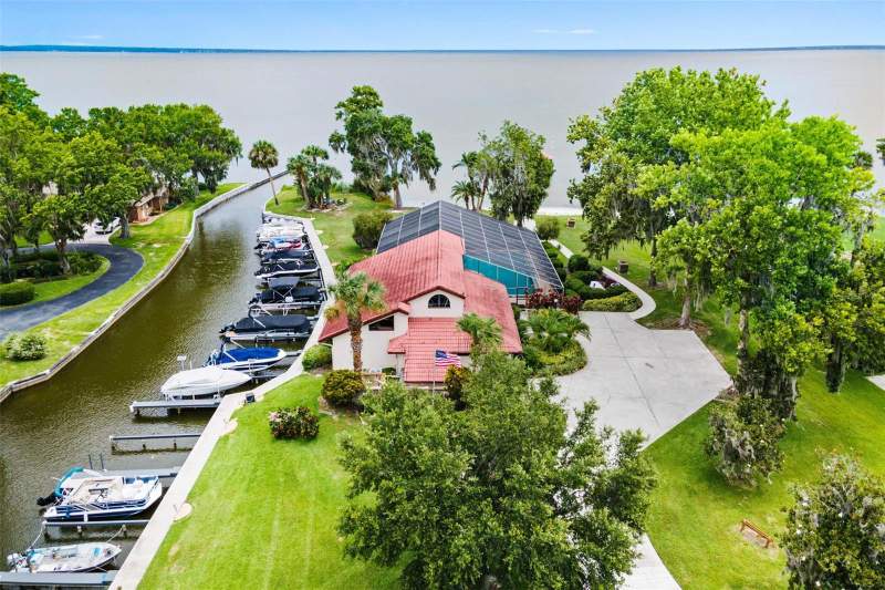 3 bedroom Single Family Residence at 402 Clusterwood Drive, Waterwood Twnhs Sub, Yalaha — photo 3