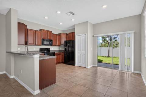 7617 Ginger Lily Court, Tampa FL - photo 8 of 39