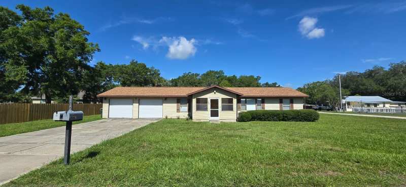 3 bedroom Single Family Residence at 541 Sunset Avenue, Umatilla Osceola Park, Umatilla — photo 1