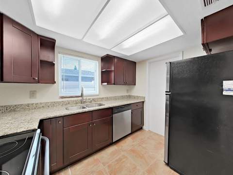 1750 Montana Avenue, St Petersburg FL - photo 11 of 48