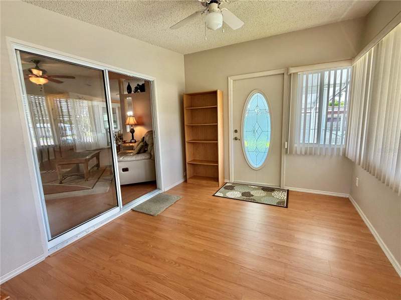 2 bedroom Manufactured Home at 303 Hawthorne Boulevard, Hawthorne At Leesburg A Coop, Leesburg — photo 2