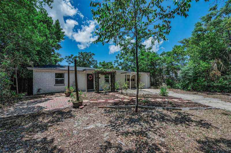 2 bedroom Single Family Residence at 4312 Beacon Square Drive, Beacon Square, Holiday — photo 1