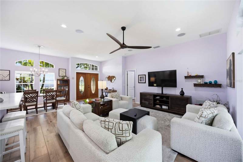 3 bedroom Single Family Residence at 5595 Bent Oak Drive, Colonial Oaks, Sarasota — photo 4