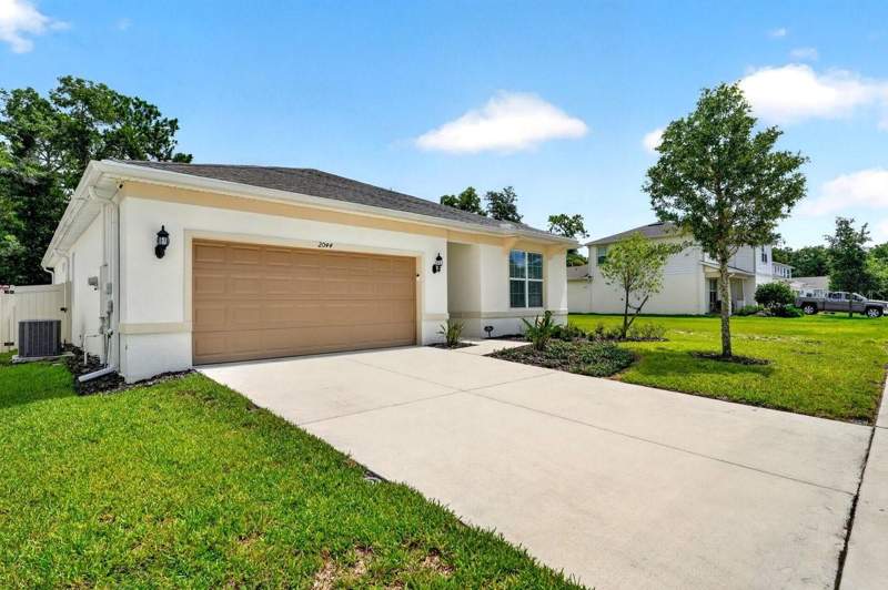 4 bedroom Single Family Residence at 2044 Canopy Terrace Boulevard, Canopy Terrace, Deland — photo 2
