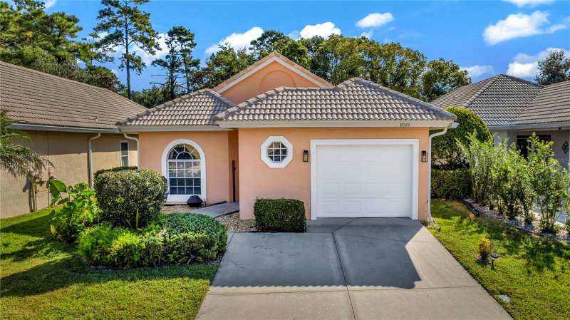 3 bedroom Single Family Residence at 8023 Saint Andrews Way, Mt Dora Country Club Mt Dora Ph 02-7, Mount Dora — photo 1