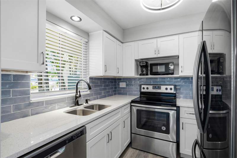 1 bedroom Condominium at 2900 45th Street #7, Gulfport Shores Adult Condo, Gulfport — photo 3