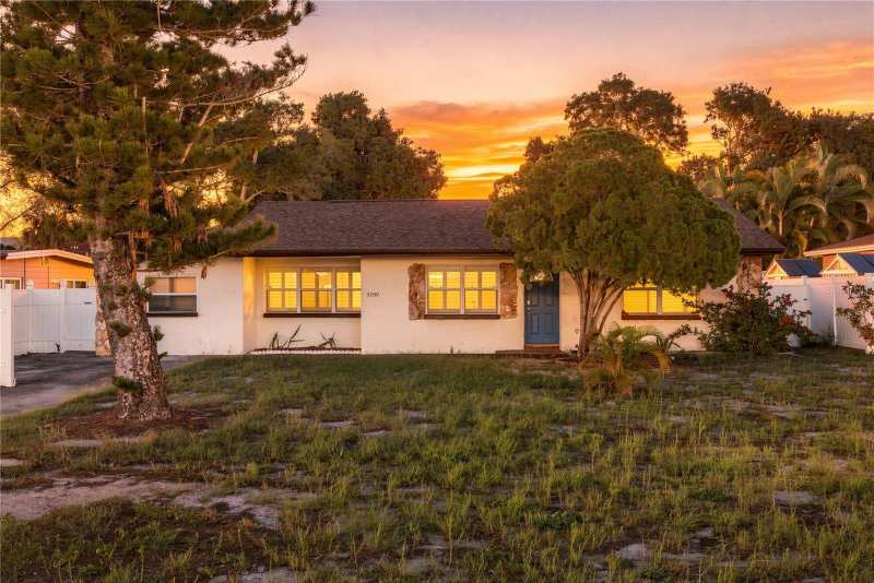 3 bedroom Single Family Residence at 5030 Aragon Way, Lakewood Estates Sec A, St Petersburg — photo 1