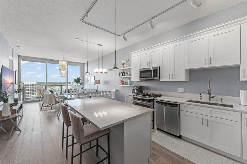 2 bedroom Condominium at 150 E Robinson Street #2008, Vue At Lake Eola, Orlando — photo 2