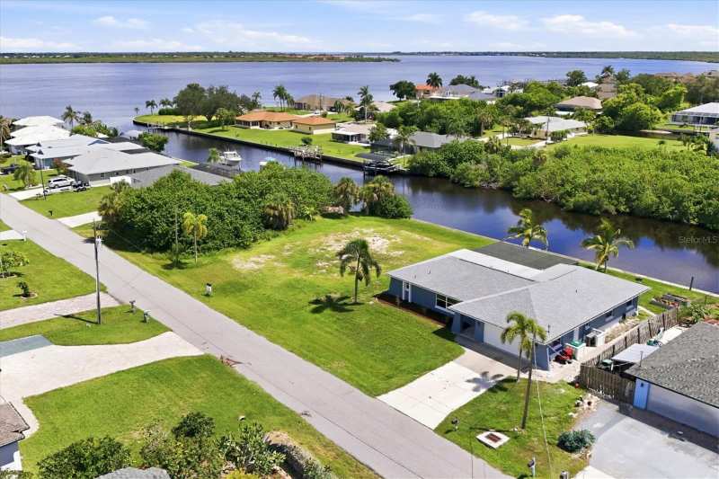 3 bedroom Single Family Residence at 12383 Quinlan Avenue, Port Charlotte Sec 060, Port Charlotte — photo 1