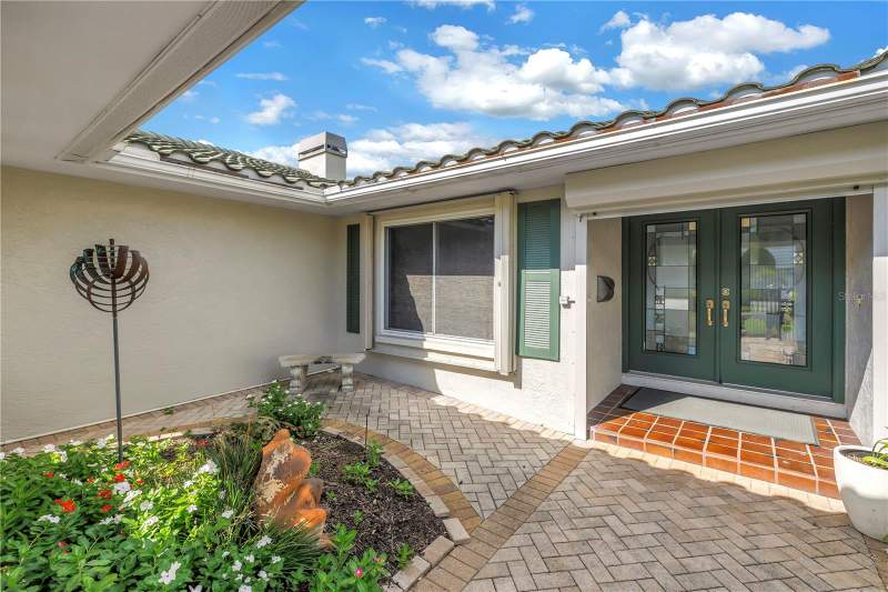 4 bedroom Single Family Residence at 6035 LEELAND STREET, BAYWAY ISLES UNIT 1, ST PETERSBURG — photo 4