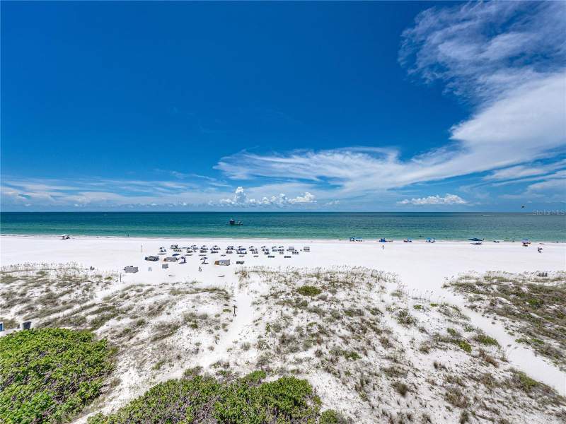 3 bedroom Condominium at 3910 Gulf Boulevard #400, Dunes On The Beach Condo The, St Pete Beach — photo 2