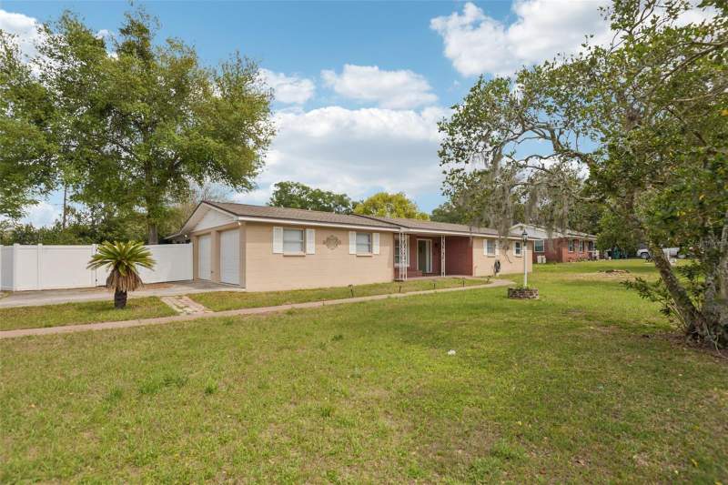 3 bedroom Single Family Residence at 5942 13th Street, City Zephyrhills, Zephyrhills — photo 2
