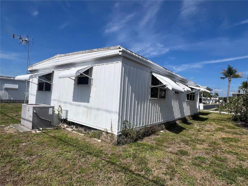 2 bedroom Mobile Home at 1500 County Road 1 #95, Lake Highlander Mobile Home Park Unrec, Dunedin — photo 3