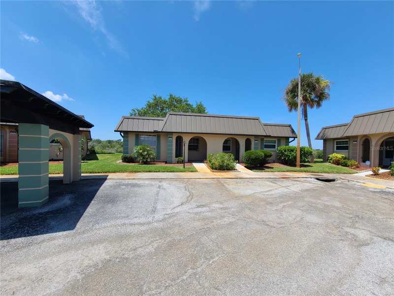 2 bedroom Villa at 4120 Stratford Drive, Gardens Beacon Square, New Port Richey — photo 1