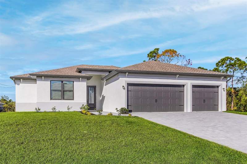 5 bedroom Single Family Residence at 4570 Gillot Boulevard, Port Charlotte Sec 056, Port Charlotte — photo 2