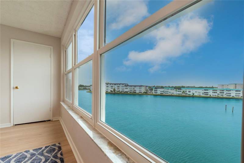 1 bedroom Condominium at 5925 Shore Boulevard #405, Town Shores Of Gulfport, Gulfport — photo 4