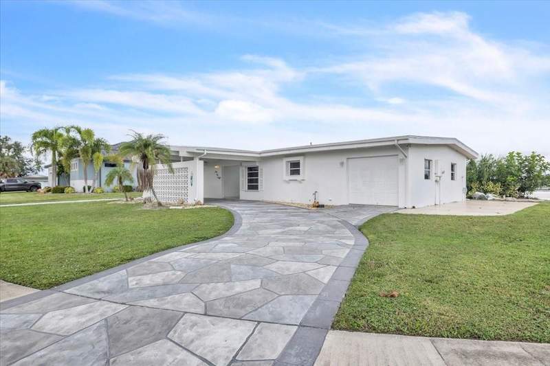 3 bedroom Single Family Residence at 168 Morgan Lane, Port Charlotte Sec 040, Port Charlotte — photo 3