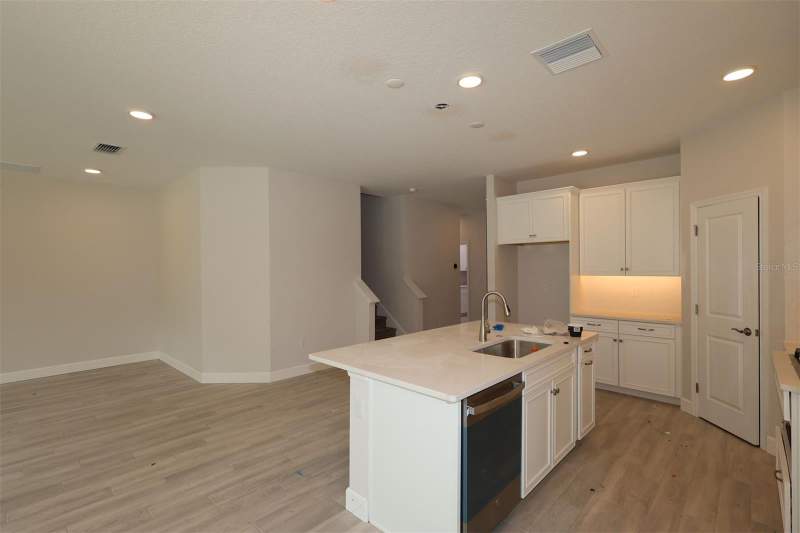 4 bedroom Single Family Residence at 2909 Sweetgrass Lane, Grassmere, Zellwood — photo 3