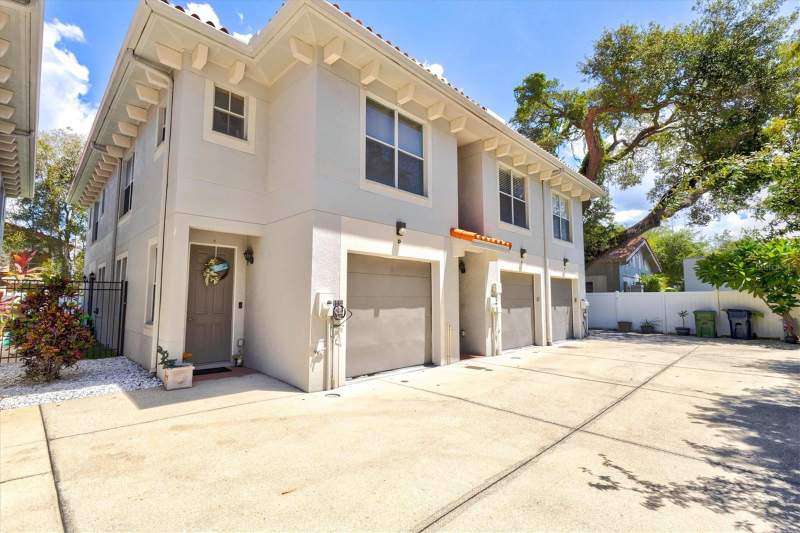 2 bedroom Townhouse at 212 S Dakota Avenue #E, Dakota Twnhms, Tampa — photo 3