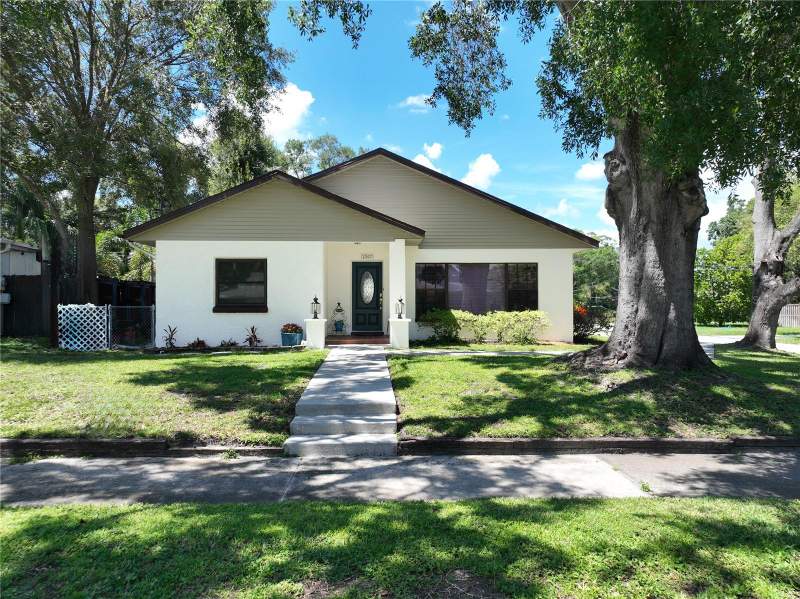 5 bedroom Single Family Residence at 2207 W Ohio Avenue, Princess Park 1, Tampa — photo 2