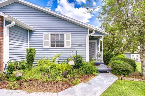 5912 Newberry Court, Zephyrhills FL - photo 11 of 40