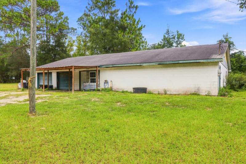 3 bedroom Single Family Residence at 3750 SW 181st Court, Lake Tropicana Ranchettes, Dunnellon — photo 2