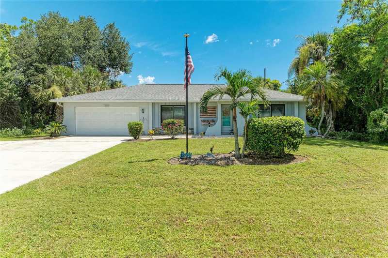 2 bedroom Single Family Residence at 18565 Edgewater Drive, Port Charlotte Sec 037, Port Charlotte — photo 1