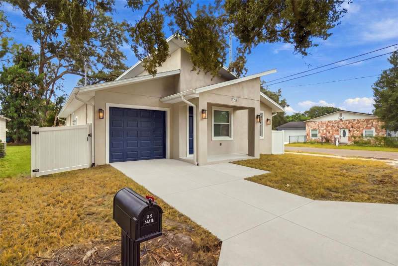 4 bedroom Single Family Residence at 3701 E Ida Street, Culver Subdivision, Tampa — photo 2