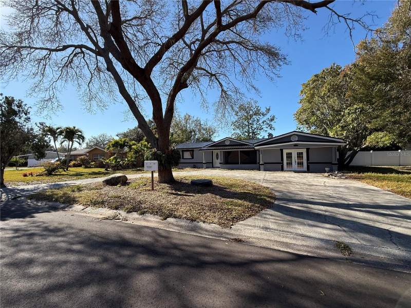 3 bedroom Single Family Residence at 651 69th Avenue, Harbor Lights Sub, St Petersburg — photo 1