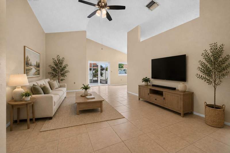 3 bedroom Single Family Residence at 5910 Button Quail Court, A Por Of Meadowglen, Tampa — photo 4