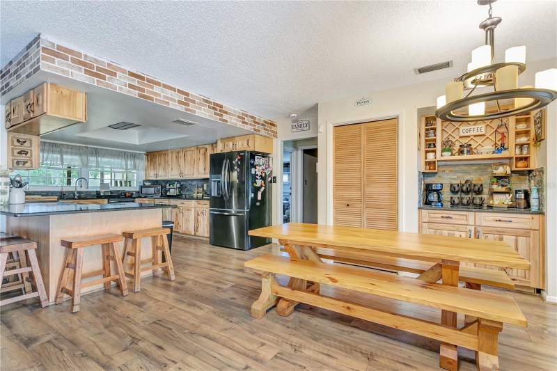 4 bedroom Single Family Residence at 10710 Bill Tucker Road, Wimauma, Wimauma — photo 4