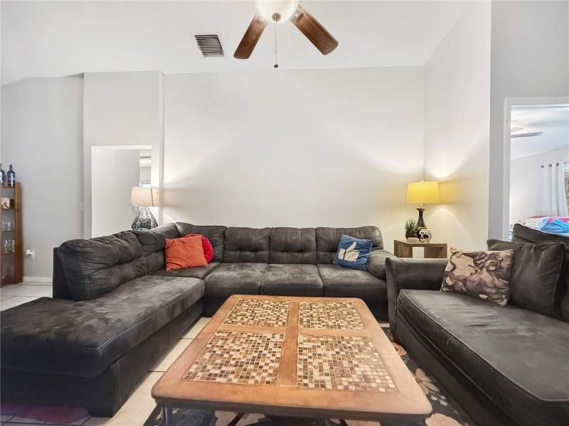 4 bedroom Single Family Residence at 3012 Summer House Drive, Somerset #D, Valrico — photo 5
