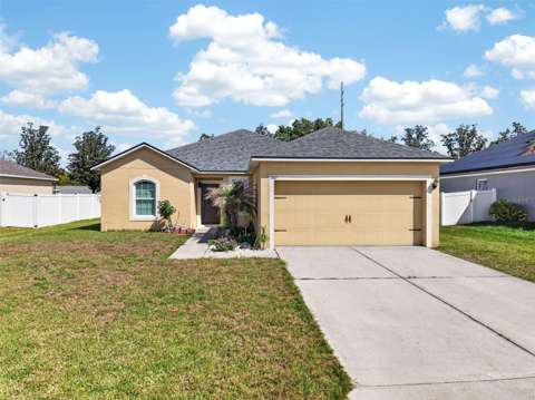 561 Lake Cummings Way, starter home for sale in Lake Alfred