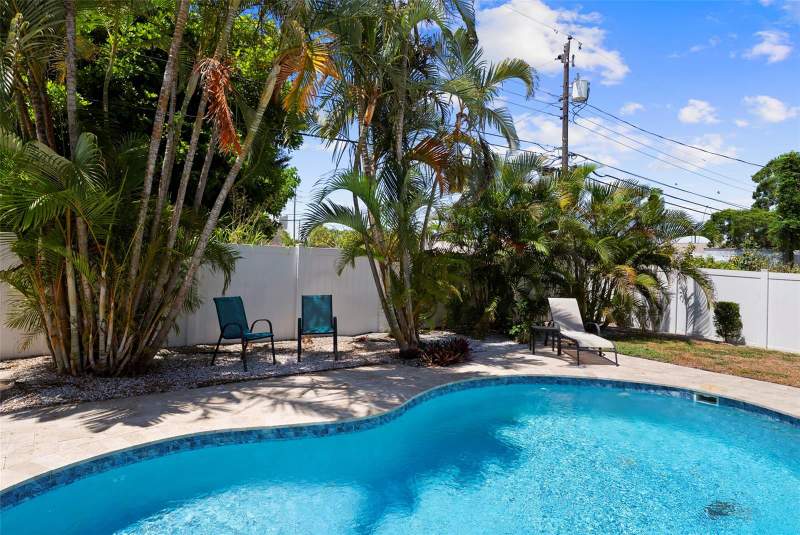 3 bedroom Single Family Residence at 14480 120TH AVENUE, YELLOW BANKS GROVE 3RD ADD, LARGO — photo 4