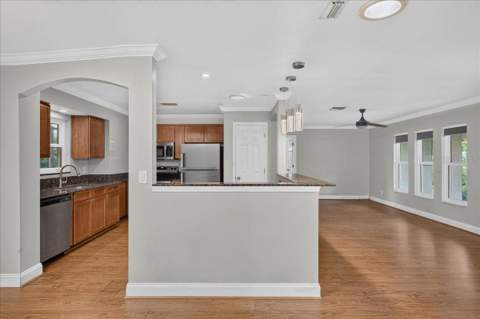1221 E Lime Street, Tarpon Springs FL - photo 10 of 50