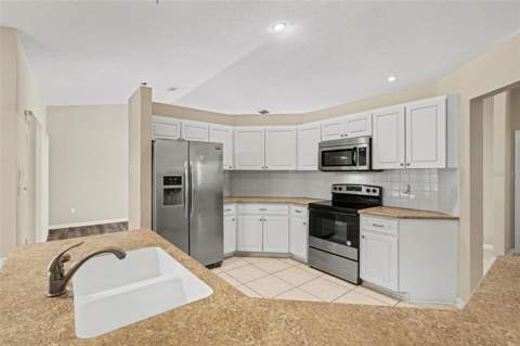 9389 Fox Hollow Lane, Weeki Wachee FL - photo 6 of 30